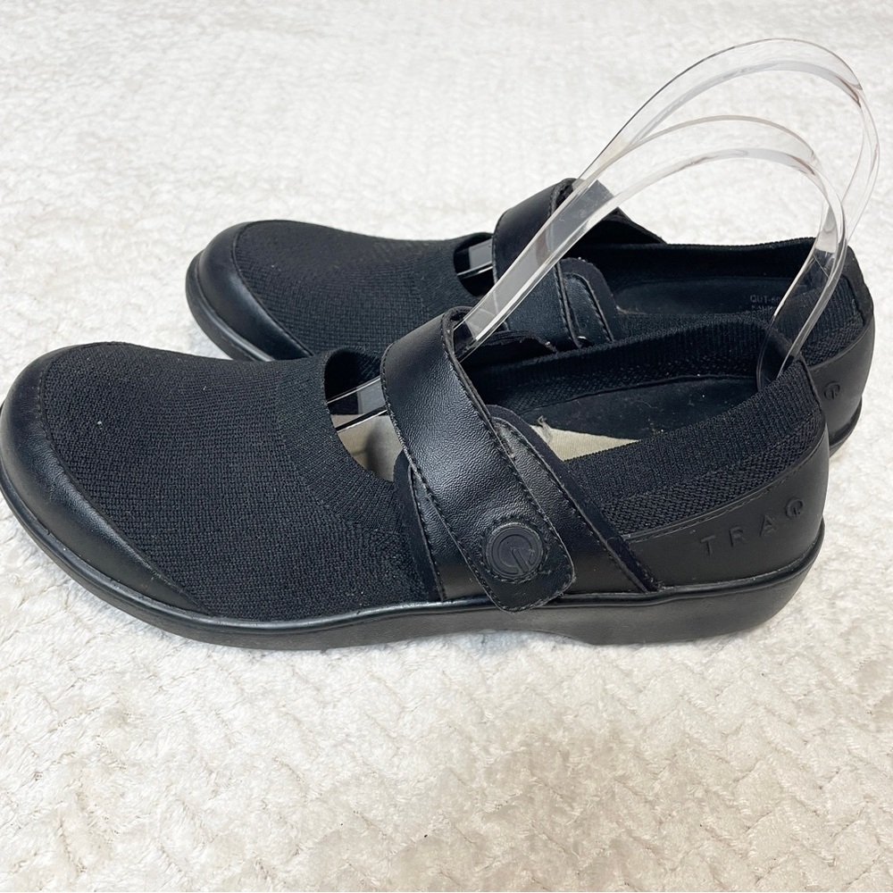 Traq by Alegria‎ Women's Black Comfort Mary Jane Shoe Size 38 - Picture 2 of 8